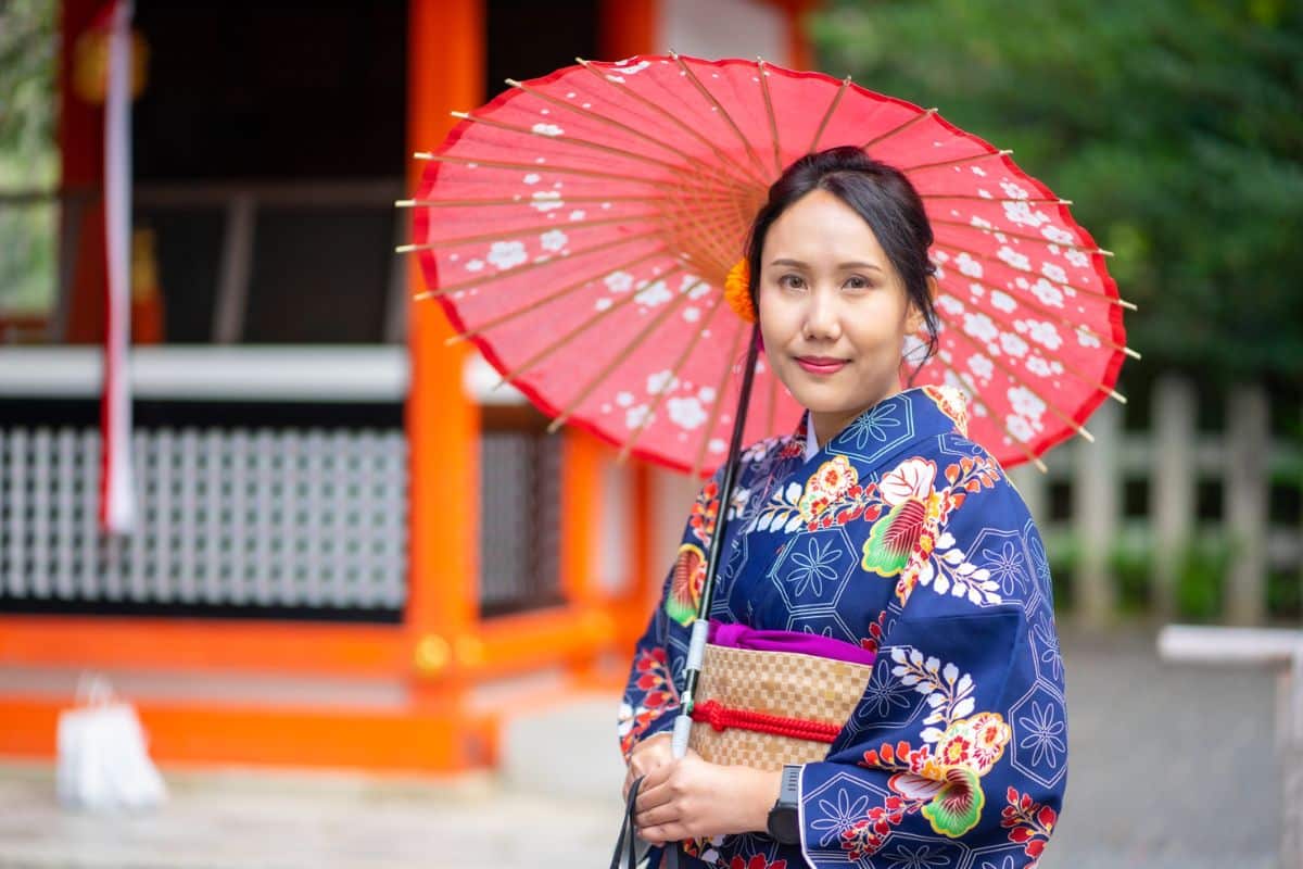 Femme asiatique en kimono
